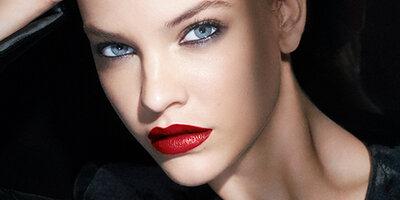 How to wear red lipstick in winter
