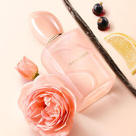 Giorgio Armani Si Nude Bloom bottle with rose, vanilla pod, berries and citrus.