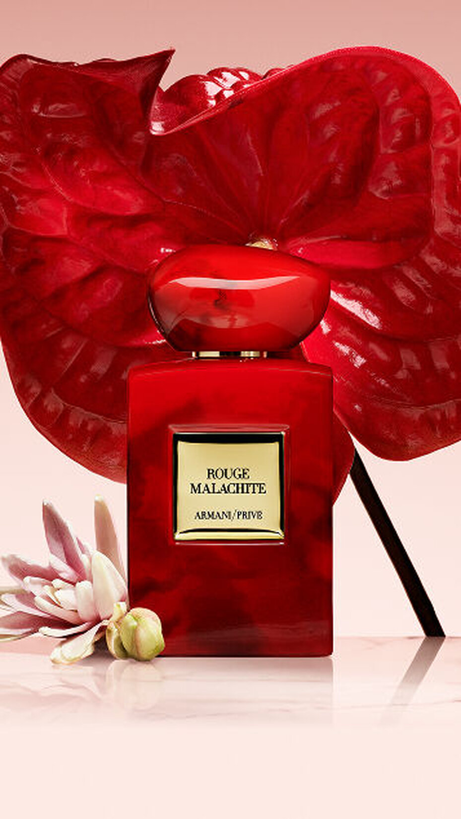 A radiant floral ambery fragrance, shaped around a powerful tuberose signature.