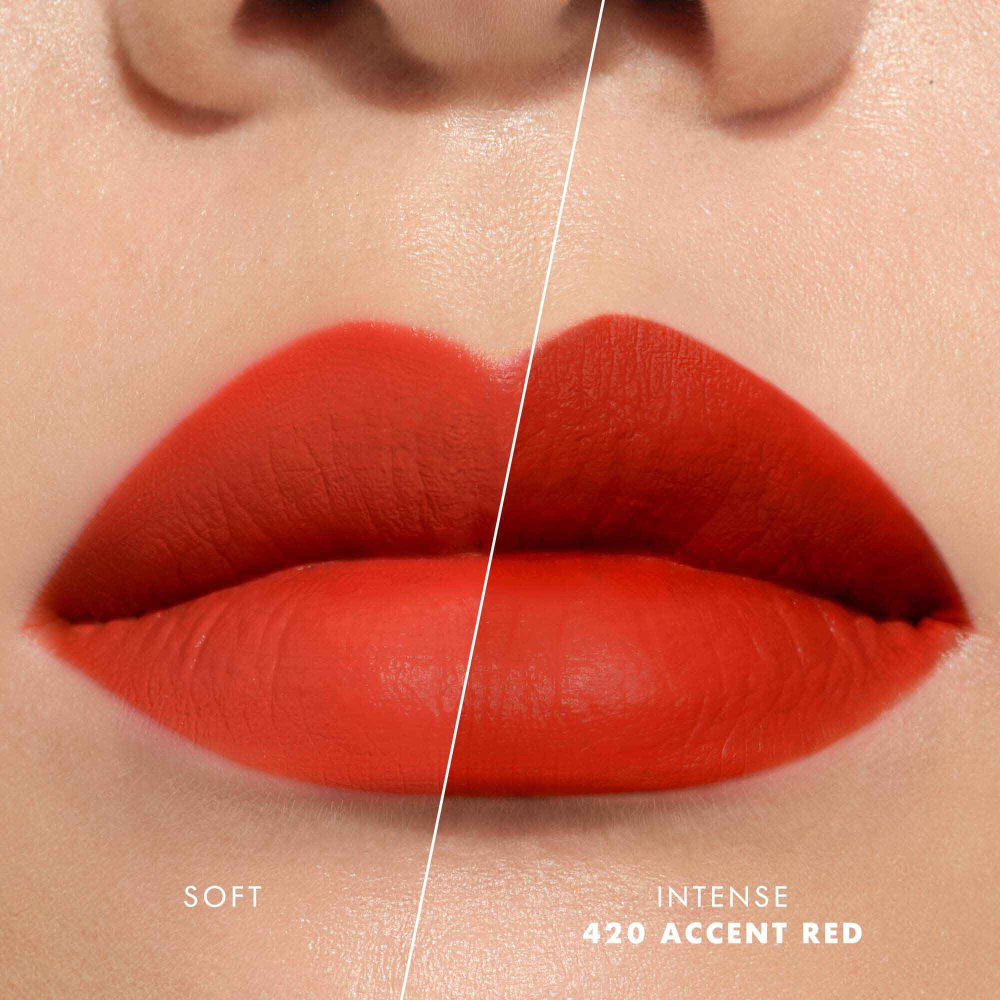 Close-up of lips showing shade 520 Dusty Rose in two intensities: soft on the left and intense on the right, with a velvet-matte finish.