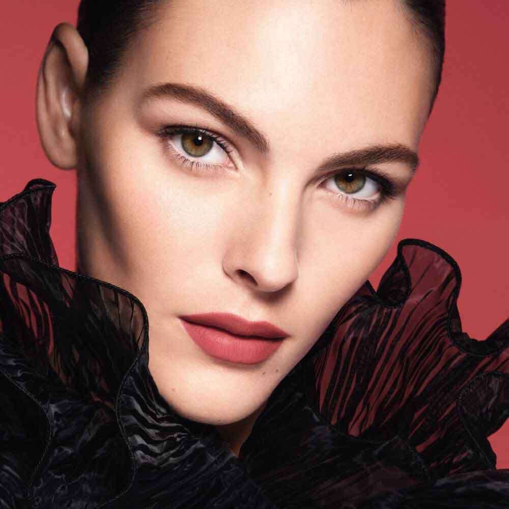 Close-up of Vittoria wearing ARMANI LIP MAESTRO in shade 520 Dusty Rose.