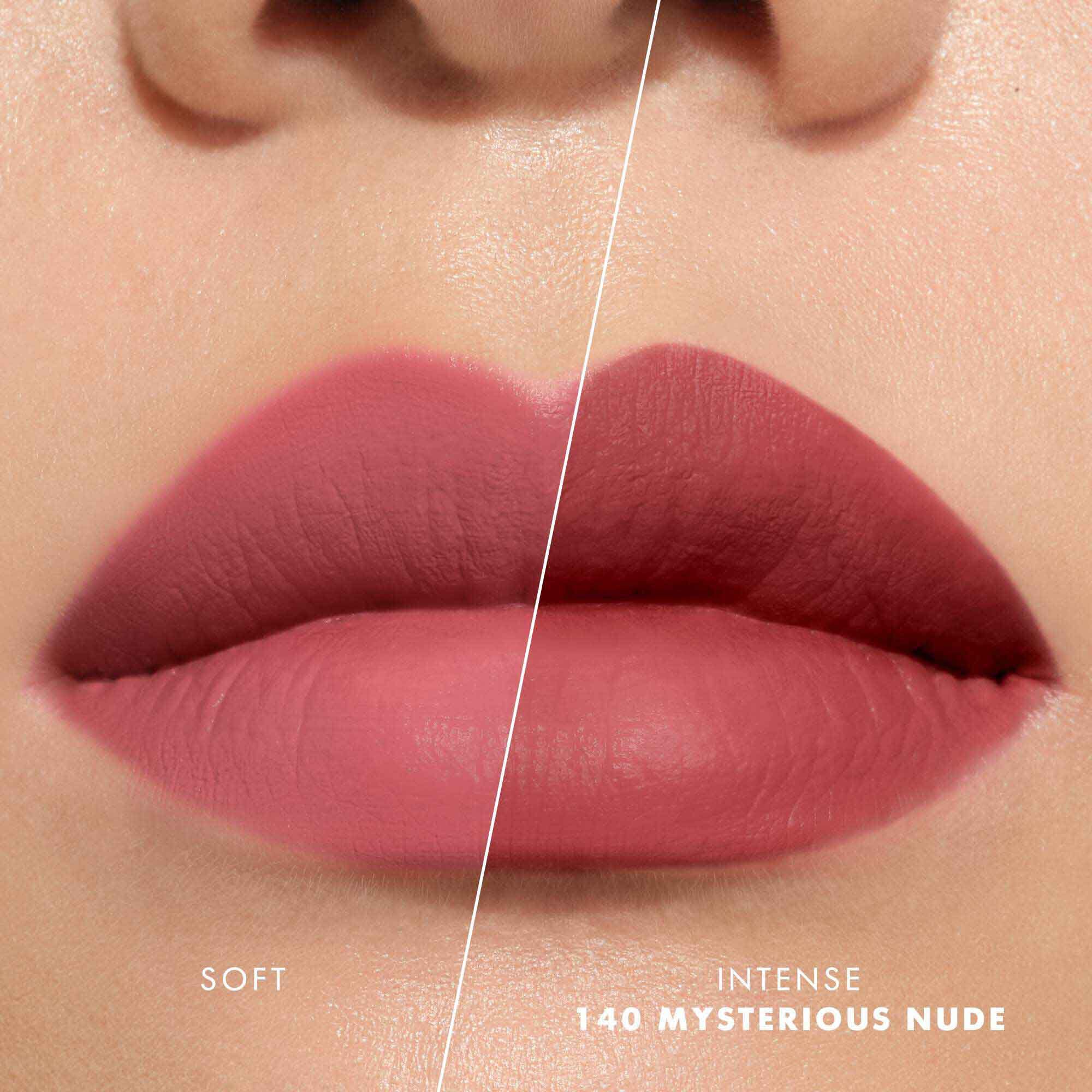 Close-up of lips showing shade 520 Dusty Rose in two intensities: soft on the left and intense on the right, with a velvet-matte finish.