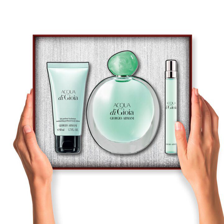 An Acqua di Gioia Eau de Parfum 100ml fragrance, a 10ml fragrance and a 50ml body lotion set inside a gift box.
