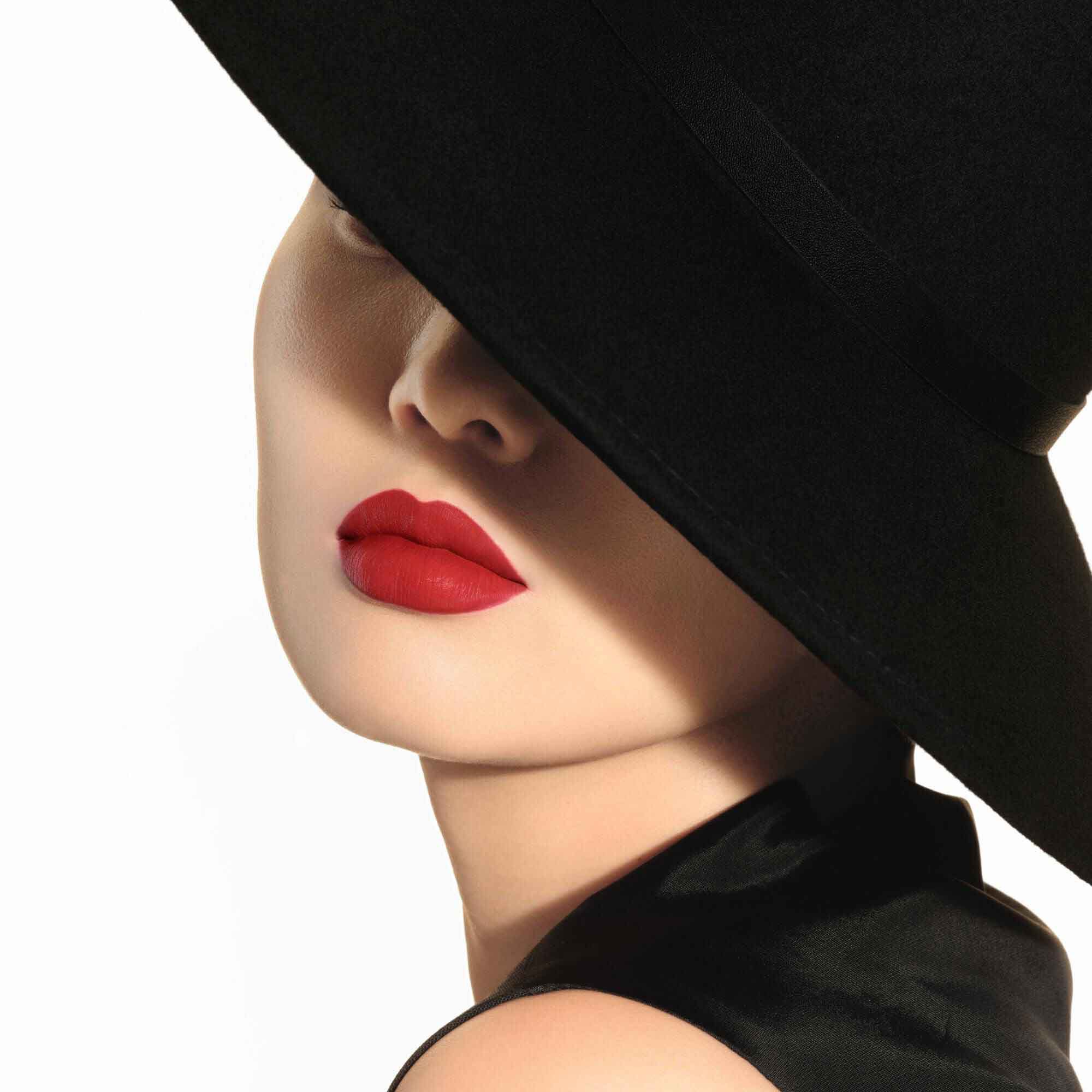 Close-up of Vittoria wearing ARMANI LIP MAESTRO in shade 520 Dusty Rose.