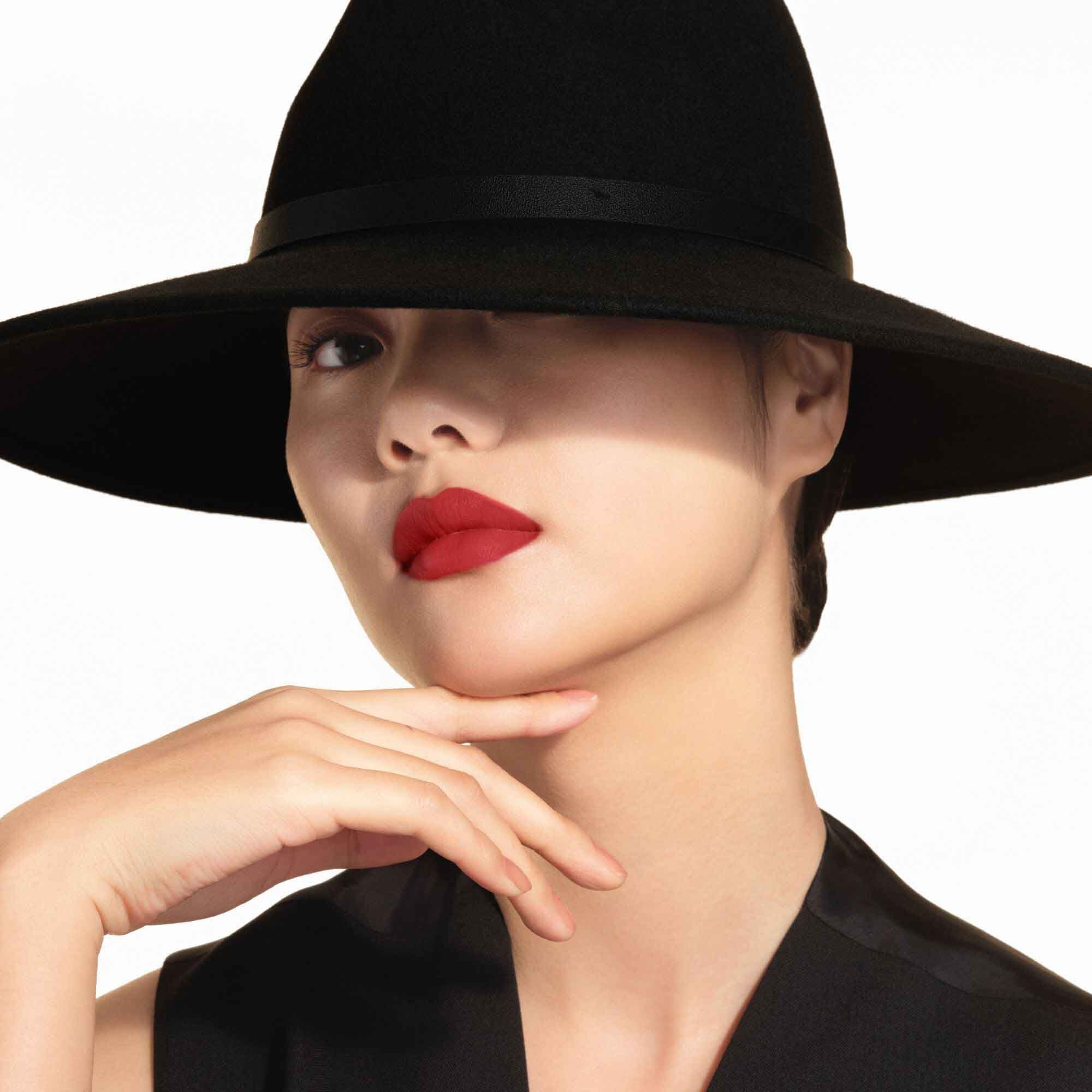 Close-up of Vittoria wearing ARMANI LIP MAESTRO in shade 520 Dusty Rose.