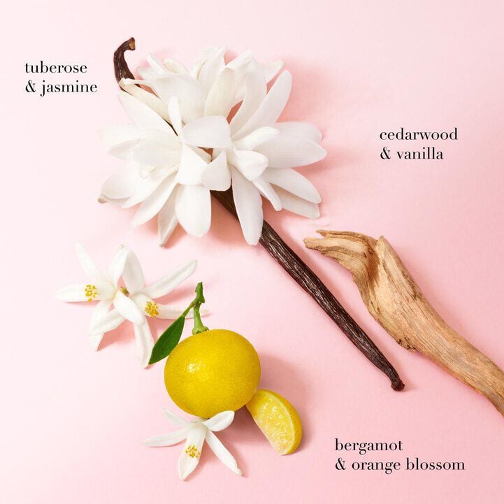 My Way Eau de Parfum ingredients: tuberose, jasmine, cedarwood, vanilla, bergamot and orange blossom.