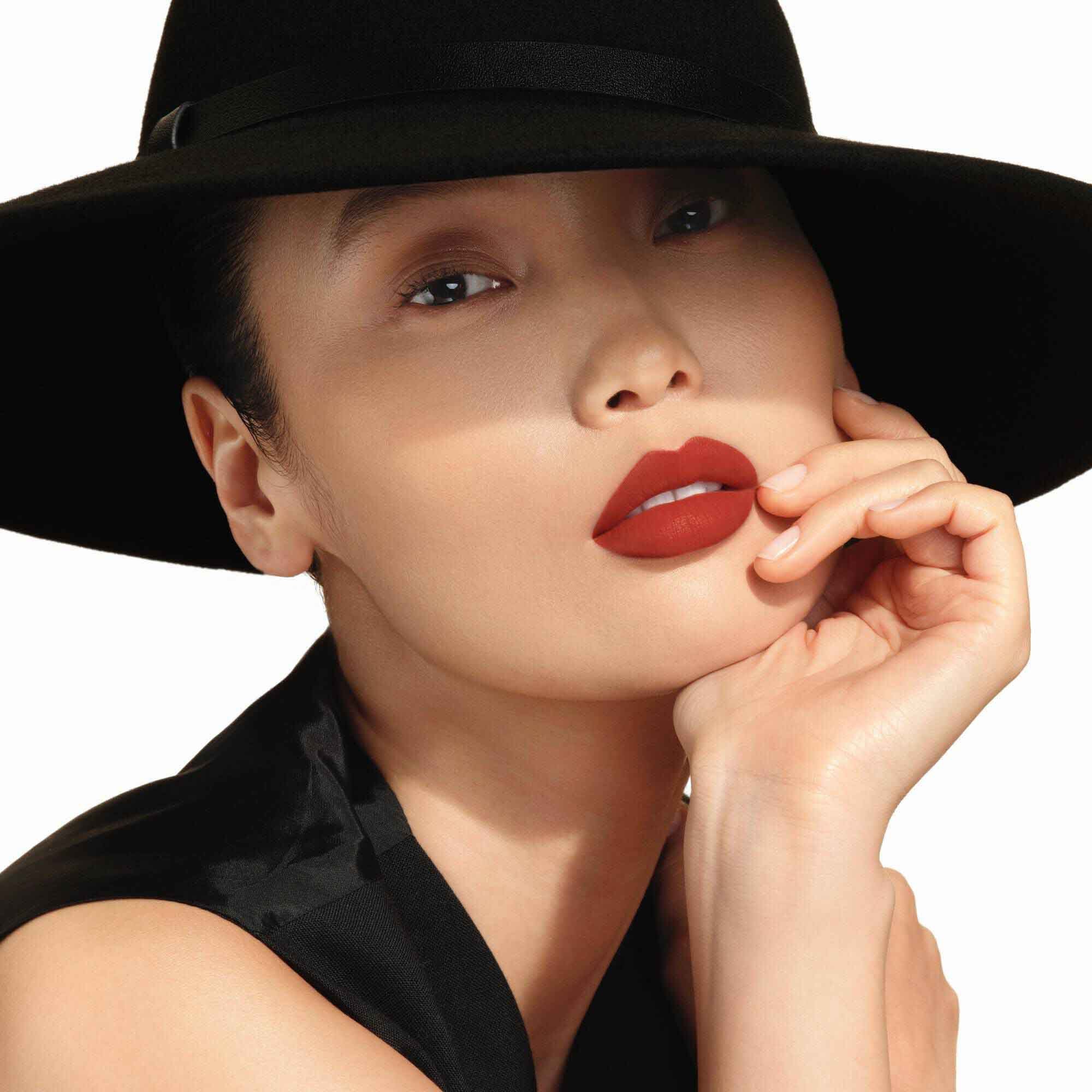 Close-up of Vittoria wearing ARMANI LIP MAESTRO in shade 520 Dusty Rose.