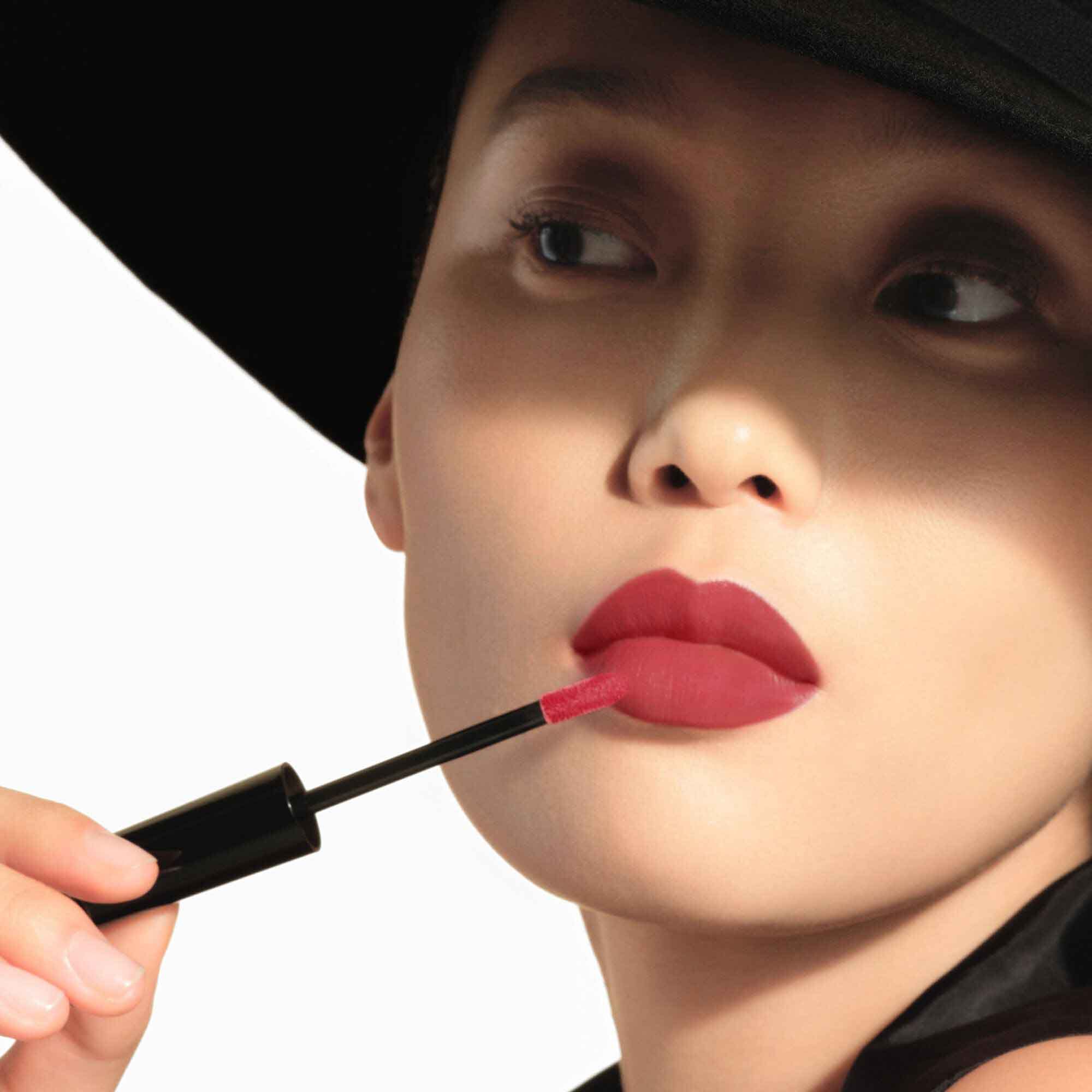 Close-up of Vittoria wearing ARMANI LIP MAESTRO in shade 520 Dusty Rose.