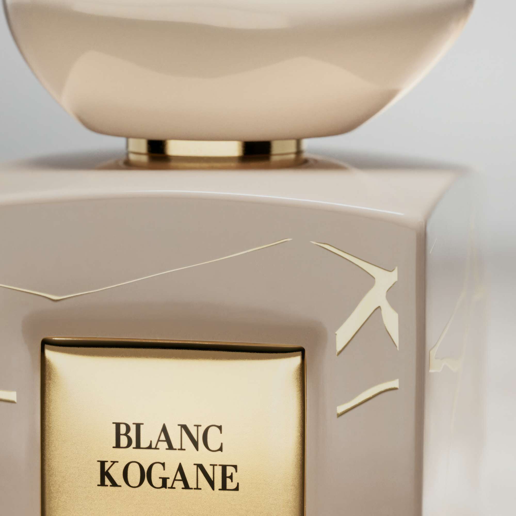 Armani Prive Blanc Kogane