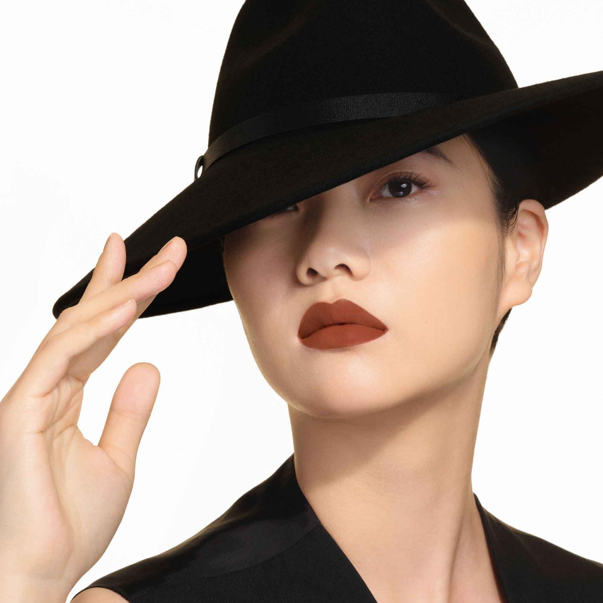 Close-up of Vittoria wearing ARMANI LIP MAESTRO in shade 520 Dusty Rose.
