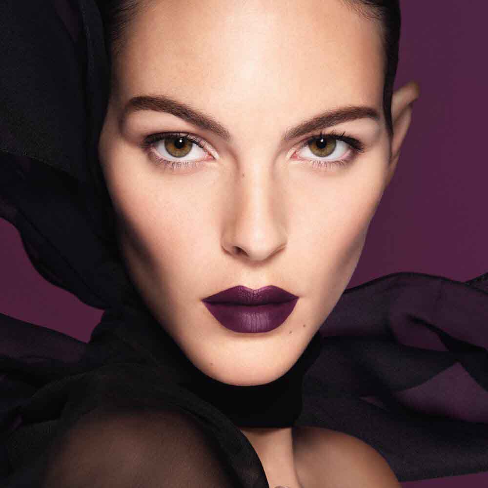 Close-up of Vittoria wearing ARMANI LIP MAESTRO in shade 520 Dusty Rose.