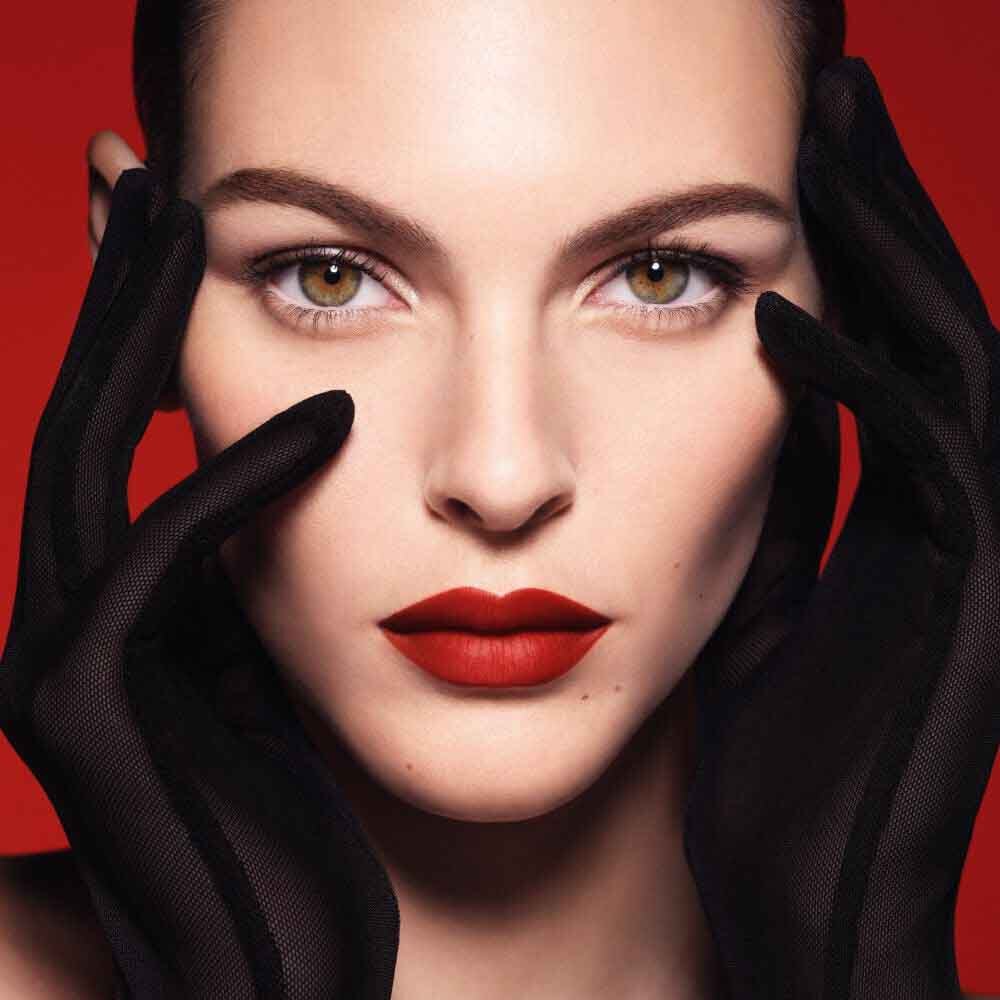 Close-up of Vittoria wearing ARMANI LIP MAESTRO in shade 520 Dusty Rose.