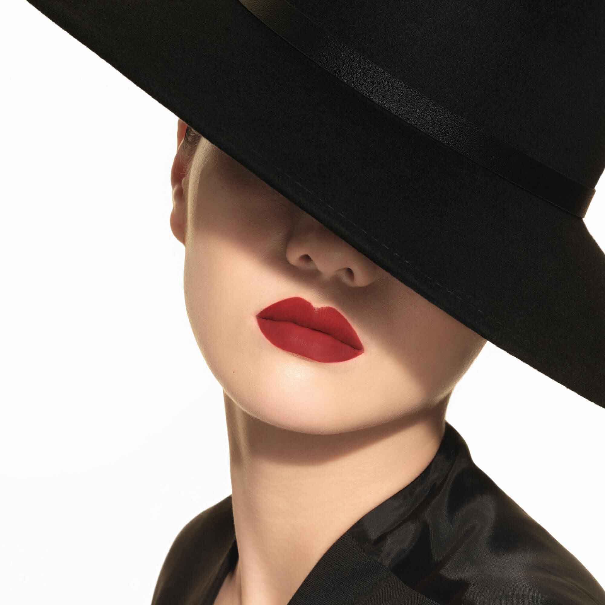 Close-up of Vittoria wearing ARMANI LIP MAESTRO in shade 520 Dusty Rose.