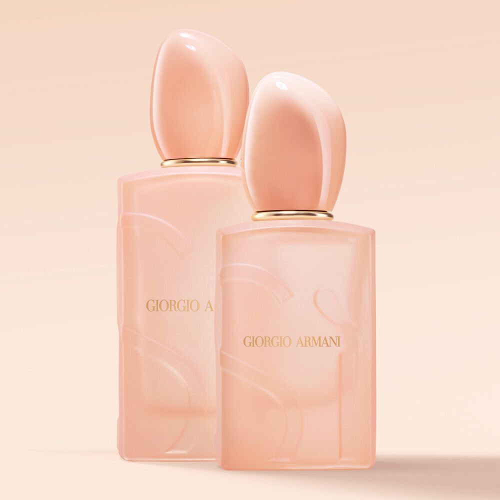 Giorgio Armani Si Nude Bloom perfume in two sizes: 50ml and 100ml.